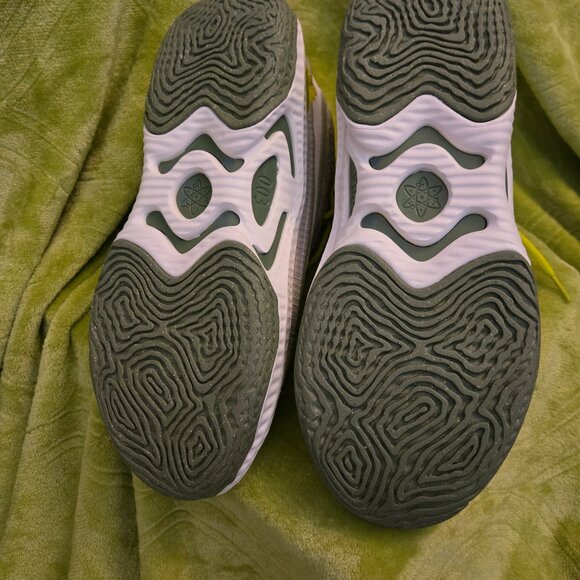 Jordan,  Size 12,... Rose Doux and Soft Pink.. - Picture 2 of 8